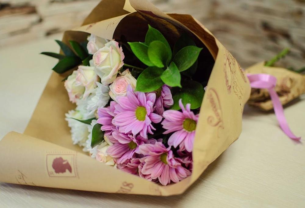 Букет цветов из: Розы и Хризантемы в Алакуртти