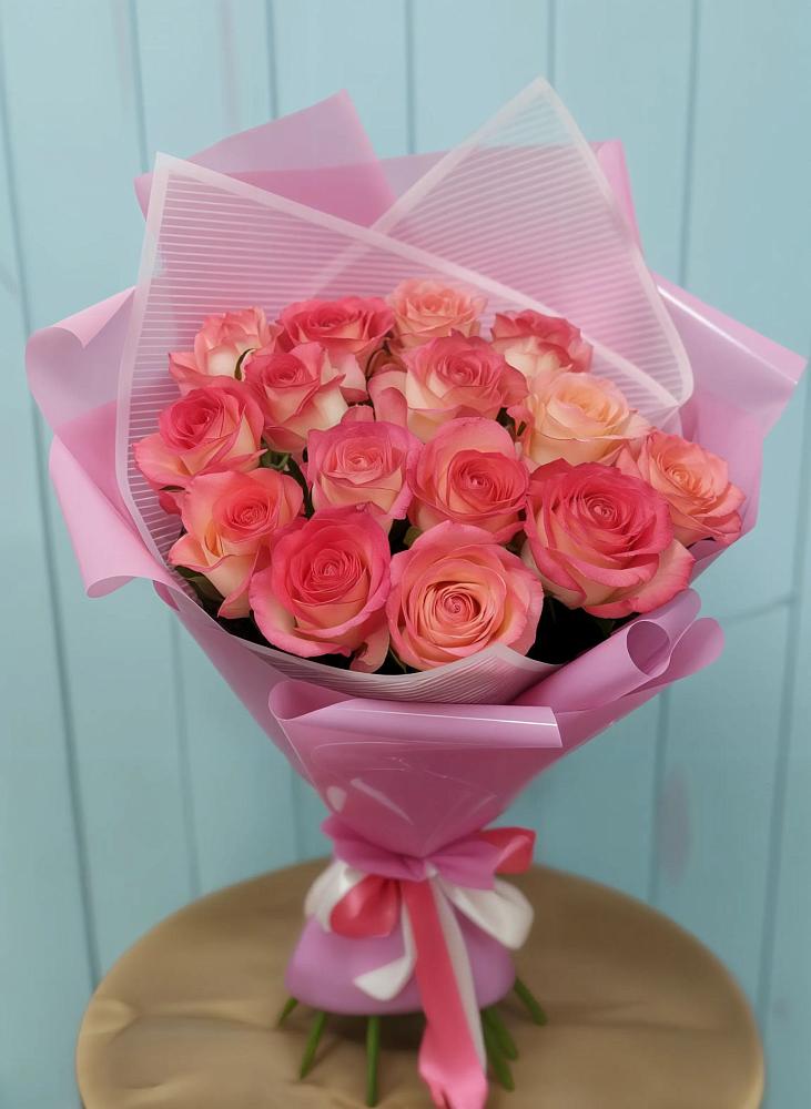 Букет 15 Розовых роз Равель в Алакуртти