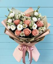 Букет цветов из:  Розы, Альстромерии и Лизиантусы в Алакуртти