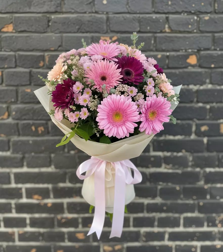 Букет цветов из: Герберы и Хризантемы в Алакуртти
