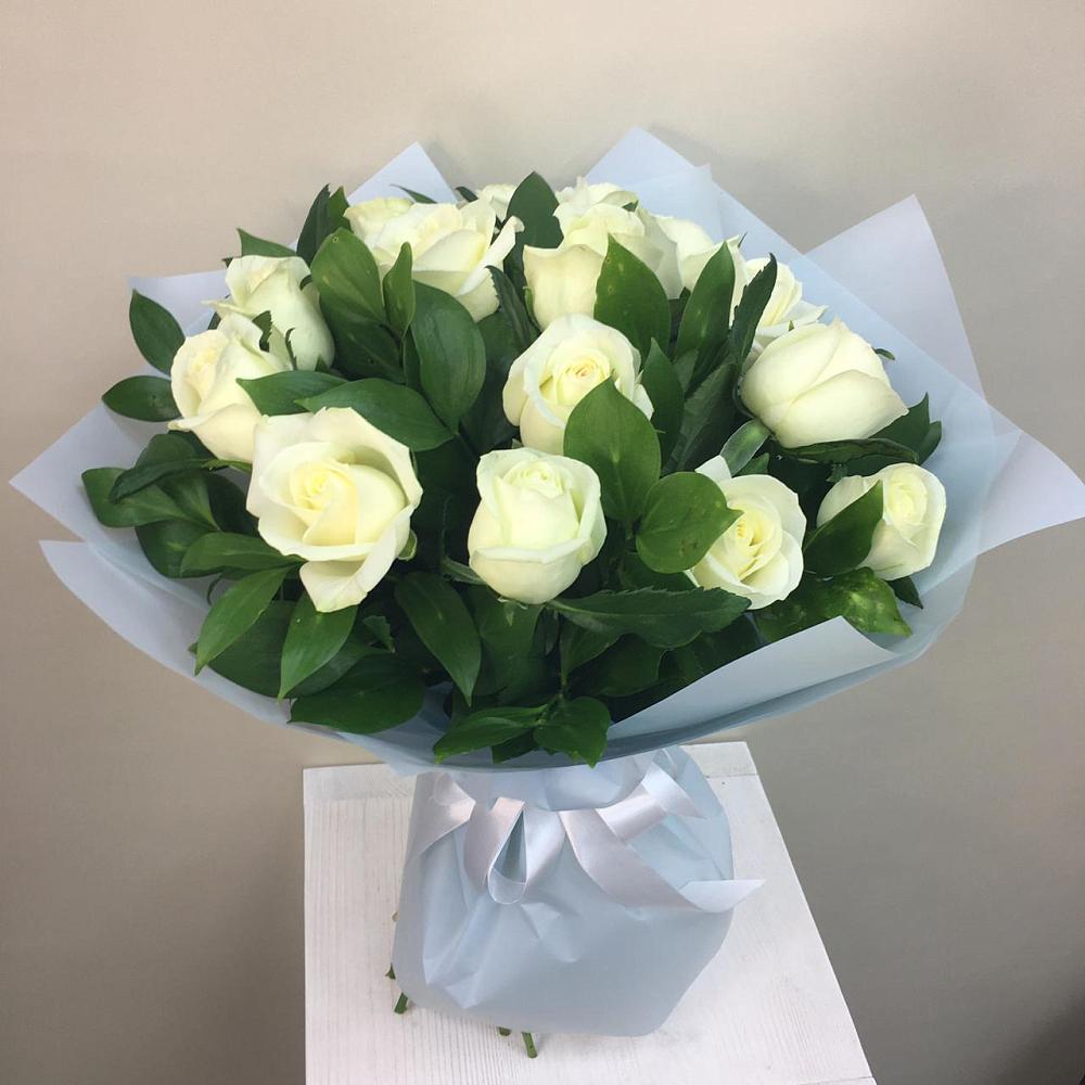Букет 15 Белых роз Проуд в Алакуртти
