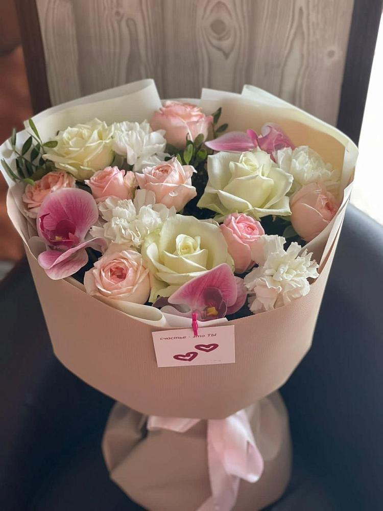 Букет цветов из: Орхидеи, Розы и Гвоздики в Алакуртти