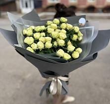 Букет Белые кустовые розы Солинеро в Алакуртти