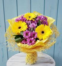 Букет цветов из:  Хризантемы и Герберы в Алакуртти