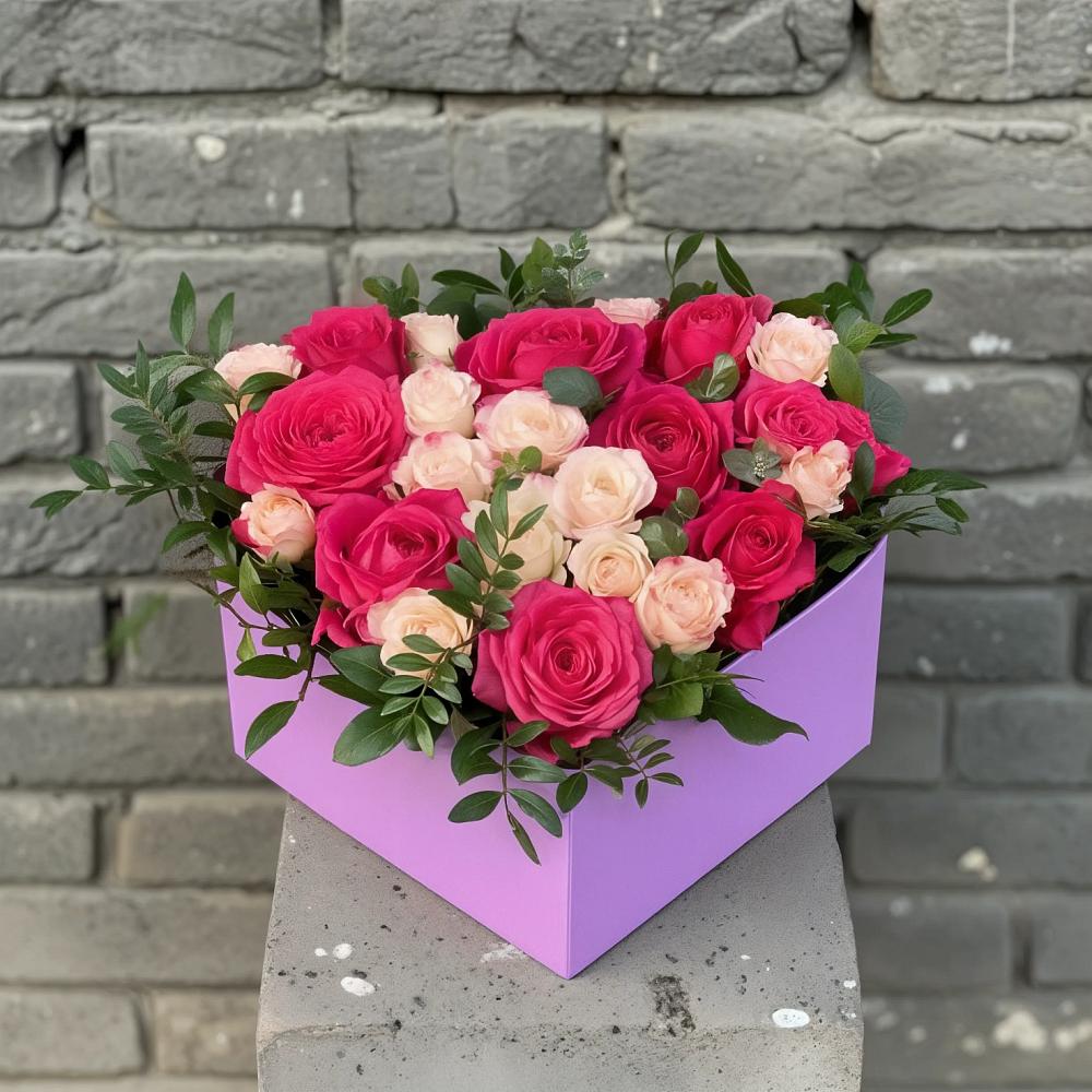 Цветочная композиция из Розы в коробке в Алакуртти
