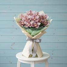 Букет цветов из:  Орхидеи и Розы в Алакуртти