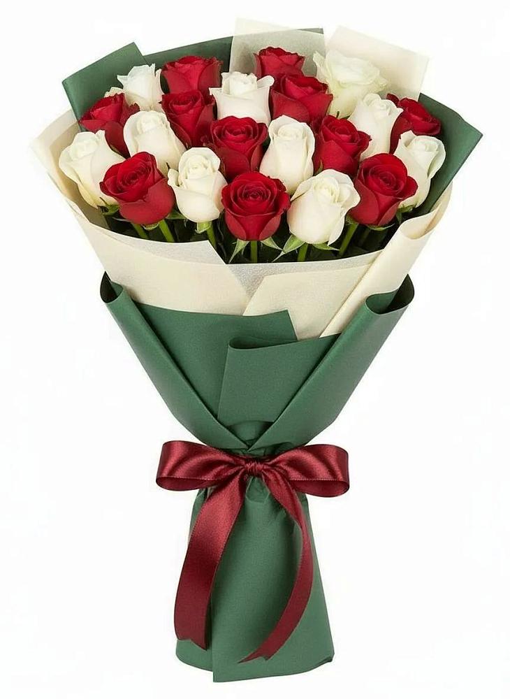 Букет Микс из красных и белых роз в Алакуртти