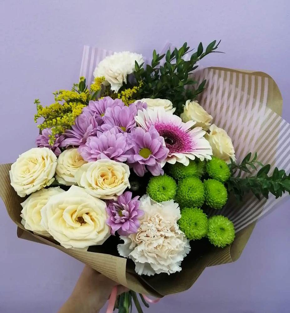 Букет цветов из: Хризантемы, Розы, Гвоздики и Герберы в Алакуртти