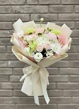 Букет цветов из:  Гвоздики, Розы, Лизиантусы и Хризантемы в Алакуртти