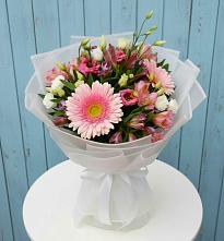 Букет цветов из:  Герберы, Альстромерии и Лизиантусы в Алакуртти