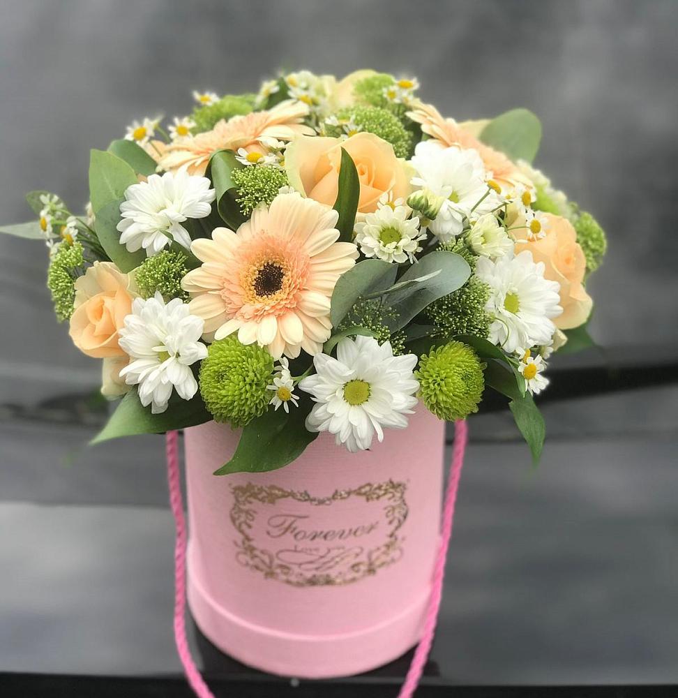 Цветочная композиция из Розы, Герберы и Хризантемы в шляпной коробке в Алакуртти