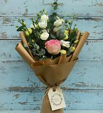 Букет цветов из:  Розы и Лизиантусы #REPLACE_PRED# Алакуртти