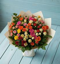 Букет Микс из разноцветных кустовых роз в Алакуртти