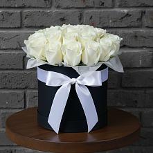 Цветочная композиция из Розы в шляпной коробке в Алакуртти