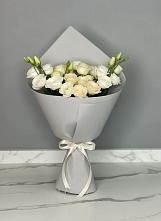 Букет цветов из:  Розы и Лизиантусы в Алакуртти